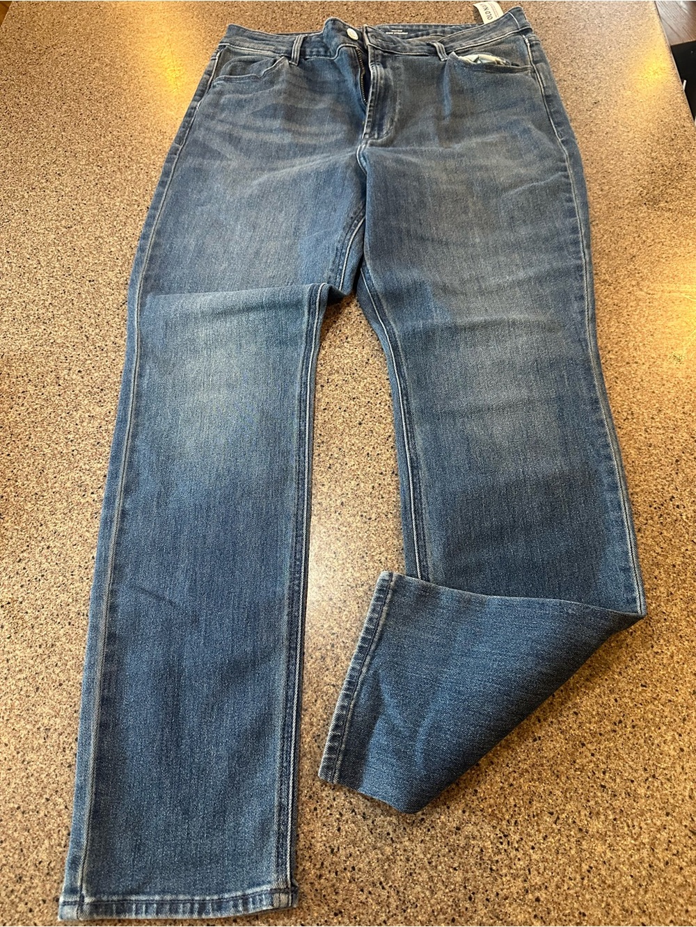 Classic Straight Leg Jeans in Medium Blue